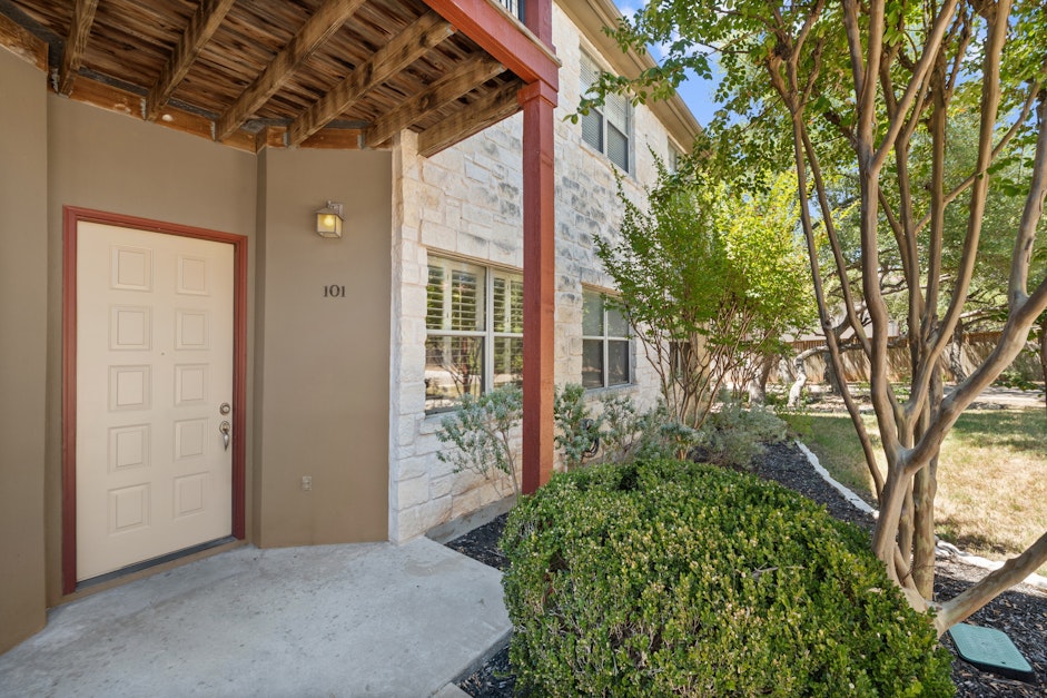 4307 Eck Lane 101, Lakeway, TX 78734, Presented by Macklin Cahill, Legacy Oak Realty. Powered